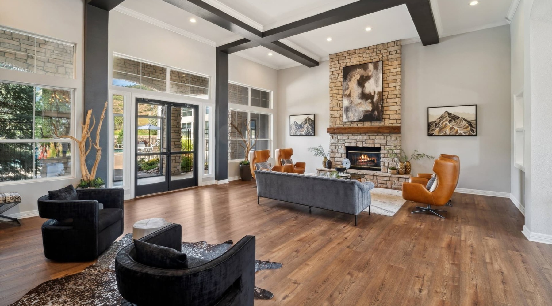 lounge area with modern decor and ample seating